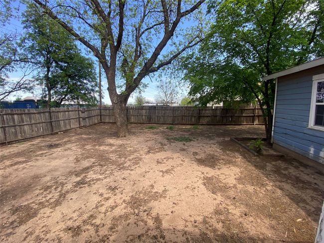 541 W Irving St, House other with 3 bedrooms, 1 bathrooms and null parking in Munday TX | Image 10