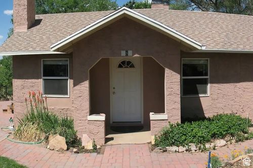 8 S 400 W, Blanding, UT, 84511-4214 | Card Image