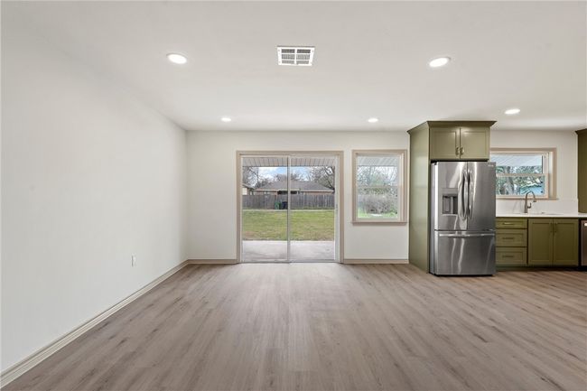 604 S Marable St, House other with 3 bedrooms, 2 bathrooms and 2 parking in West TX | Image 5