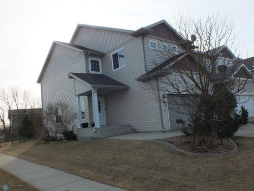 3812 48th St S, Fargo, ND, 58104-7565 | Card Image