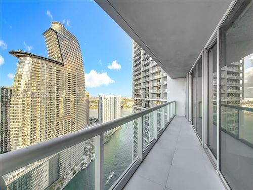 4215-475 Brickell Ave, Miami, FL, 33131-2707 | Card Image