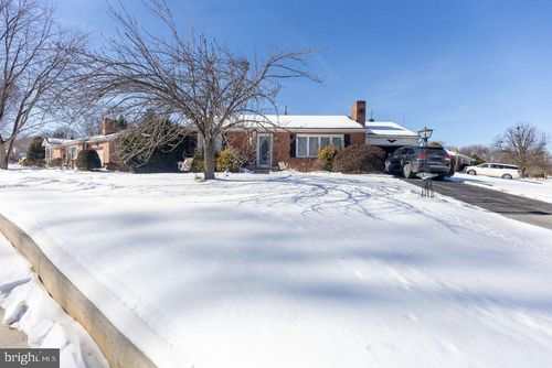 1429 Glenwood Ave, HAGERSTOWN, MD, 21742-3032 | Card Image