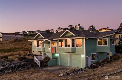 648 Hacienda Dr, Coupeville, WA, 98239-9762 | Card Image