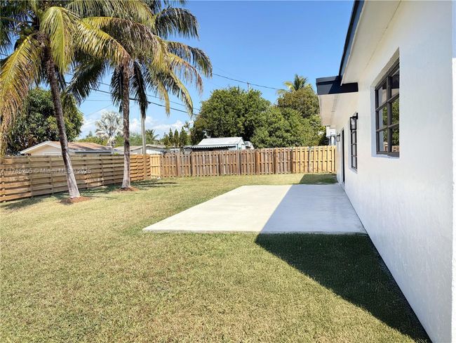 19920 Holiday Rd, House other with 3 bedrooms, 2 bathrooms and null parking in Cutler Bay FL | Image 34