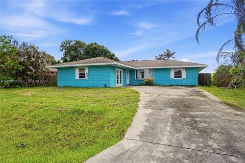 5808 Spruce Dr, Fort Pierce, FL, 34982-3793 | Card Image