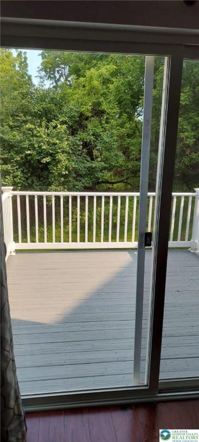 1540 Crest Park Ct, House other with 3 bedrooms, 3 bathrooms and null parking in BETHLEHEM PA | Image 7