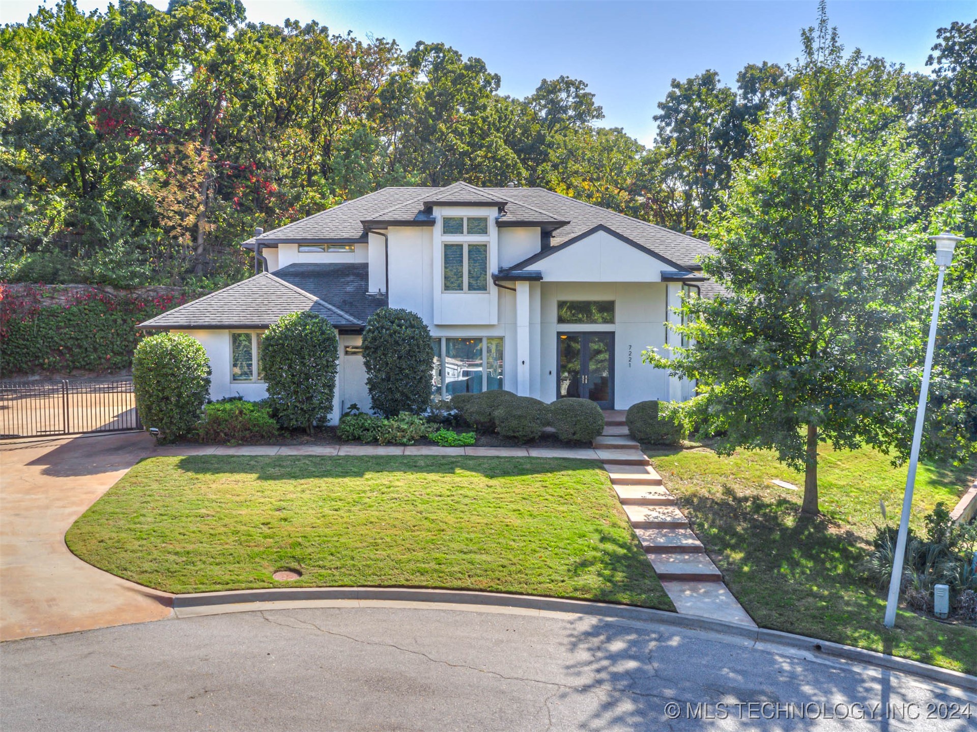 Columbia Pl, Tulsa, OK 74136