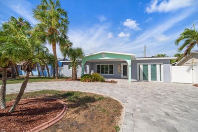 453 85 Th Avenue, House other with 3 bedrooms, 2 bathrooms and null parking in St Pete Beach FL | Image 2