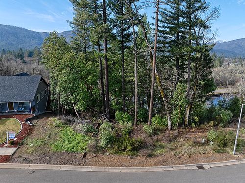 1282 Green Valley Dr, Cave Junction, OR, 97523-9070 | Card Image