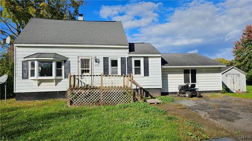 8486 Button Rd, Cicero, NY, 13039-9275 | Card Image