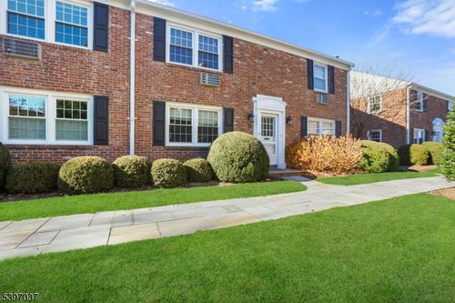 18-68 New England Ave, Summit, NJ, 07901-2179 | Card Image