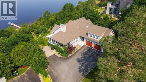 73 Elizabeth Pky, Rothesay, NB, E2H1E8 | Card Image