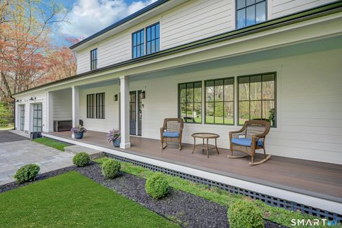 192 Barclay Dr, Stamford, CT, 06903-4311 | Card Image