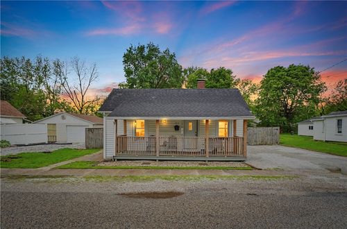 202 Market St, Westville, IL, 61883-1082 | Card Image