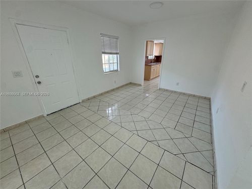 0-1021 Sw 8th Ave, Miami, FL, 33130-3745 | Card Image