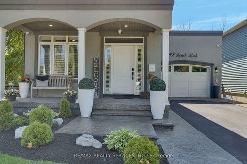 958 Beach Blvd, Hamilton, ON, L8H6Z4 | Card Image