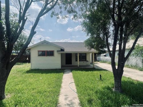 506 S 5th St, Carrizo Springs, TX, 78834-3806 | Card Image