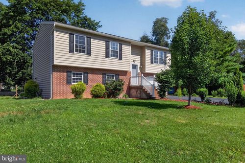 2 Raspberry Dr, Mechanicsburg, PA, 17050-2792 | Card Image
