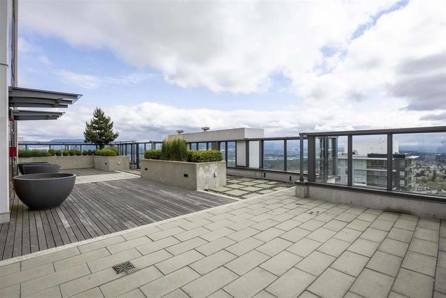 39OO - 4900 Lennox Lane, Condo with 2 bedrooms, 2 bathrooms and 1 parking in Burnaby BC | Image 25