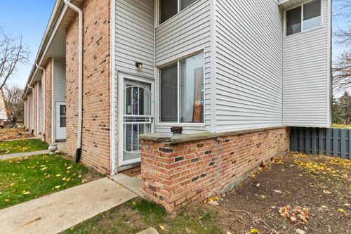 9241 W Allyn St, MILWAUKEE, WI, 53224 | Card Image
