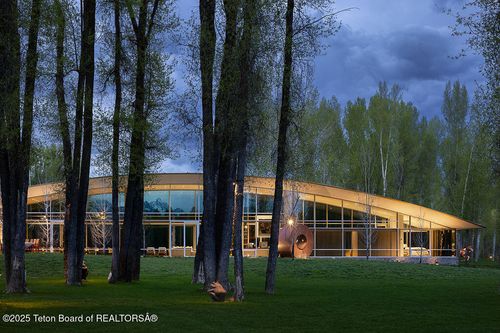 1120 S Thunder Rd, Wilson, WY, 83014-5264 | Card Image