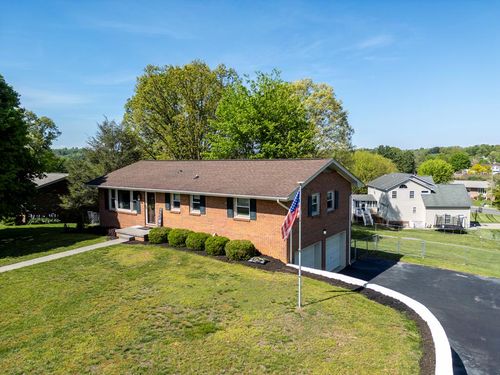 515 Meadowcrest Dr, Bristol, VA, 24201-3023 | Card Image