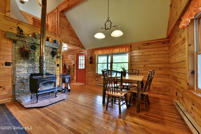 1370 Dining | Image 31