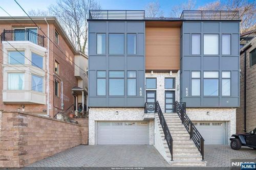 640 Undercliff Ave, Edgewater, NJ, 07020-1417 | Card Image