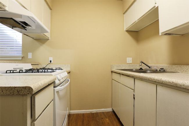 APT-102 - 4415 Avenue B, Condo with 0 bedrooms, 1 bathrooms and 1 parking in Austin TX | Image 4