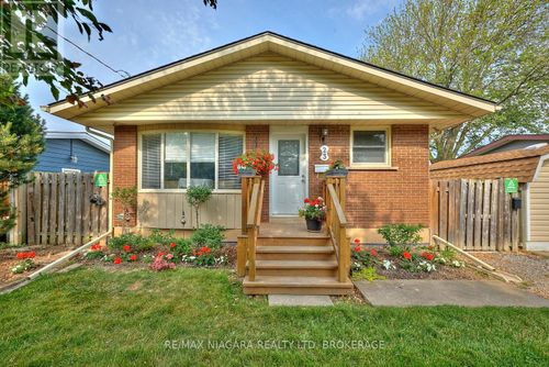 23 Huntley Cres, St. Catharines, ON, L2M6E5 | Card Image