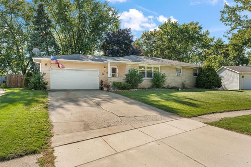 201 Crestline Dr, Lowell, IN, 46356-2117 | Card Image