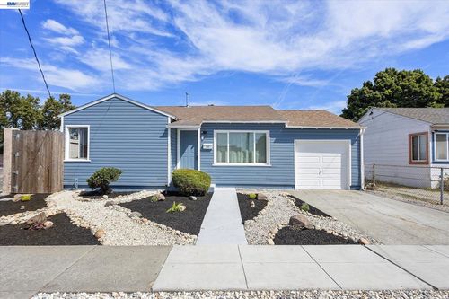 1220 Gilmore Dr, San Leandro, CA, 94577-2405 | Card Image