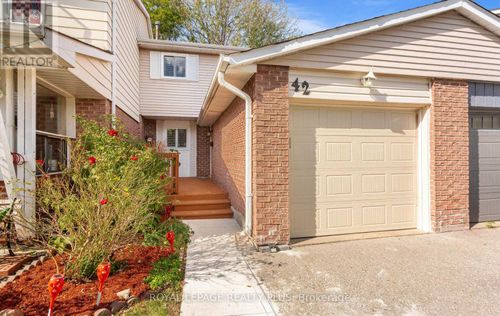 42 Gilmore Dr, Brampton, ON, L6V3K4 | Card Image