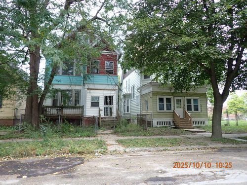 2734 N 10th St, Milwaukee, WI, 53206-3222 | Card Image