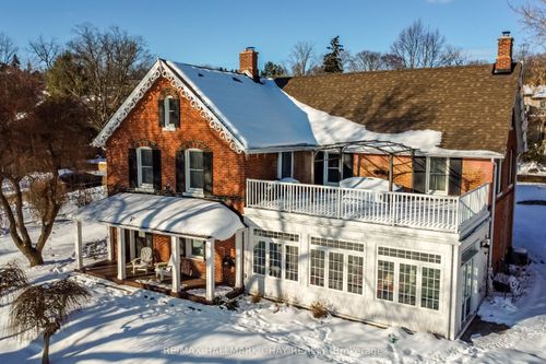 {{alt}} | Card Image