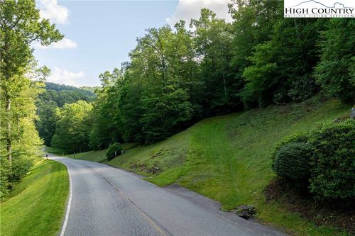 107 Firethorn Trail, Blowing Rock, NC, 28605 | Card Image
