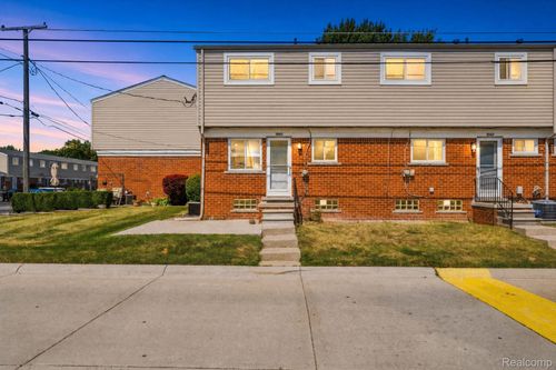 19343 S Highlite Dr, Clinton Township, MI, 48035-2552 | Card Image