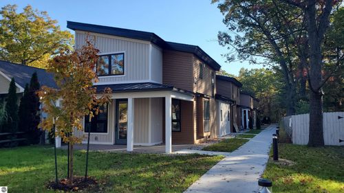 b-1027 Fern Street, Traverse City, MI, 49686 | Card Image