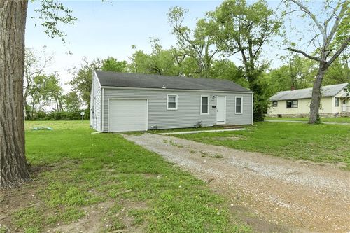 7806 E 86th St, Raytown, MO, 64138-3027 | Card Image