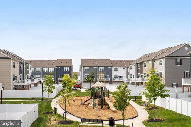 7037 Freedom Way, Townhouse with 3 bedrooms, 3 bathrooms and null parking in FREDERICK MD | Image 24