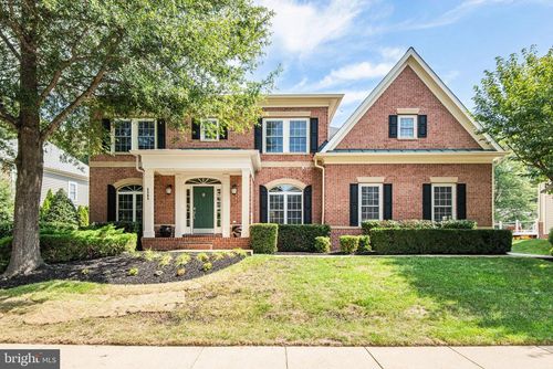 5505 Crofton Green Dr, Fairfax, VA, 22030-6364 | Card Image