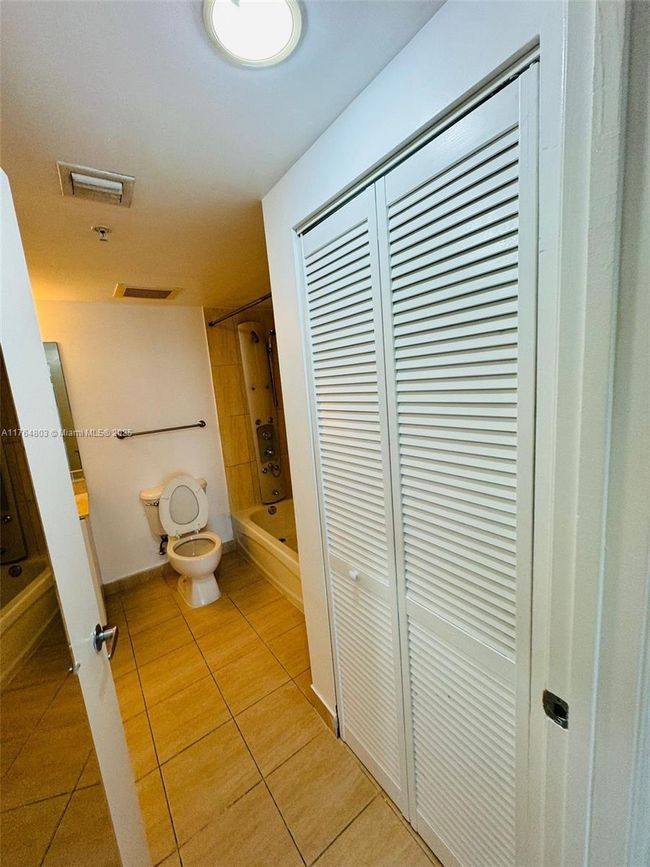 APT-1606 - 1750 N Bayshore Dr, Condo with 1 bedrooms, 1 bathrooms and null parking in Miami FL | Image 14
