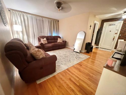 4f-62-15 53rd Avenue, New York, NY, 11378 | Card Image