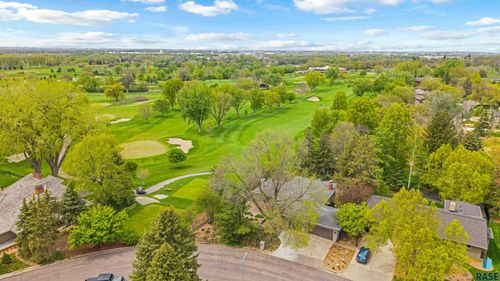 3030 W Donahue Dr Drive, Sioux Falls, SD, 57105 | Card Image