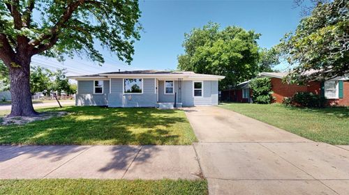 3201 Lakeland St, Fort Worth, TX, 76111-5340 | Card Image