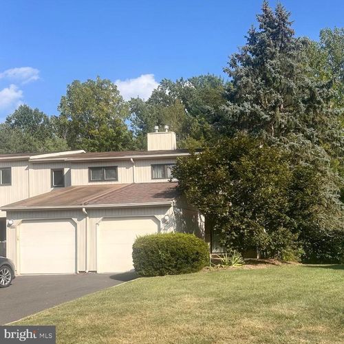 1600 Seneca Run, AMBLER, PA, 19002-3617 | Card Image