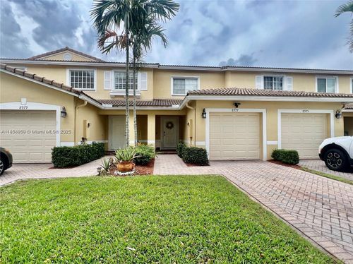 8977 Chambers St, Tamarac, FL, 33321-4122 | Card Image