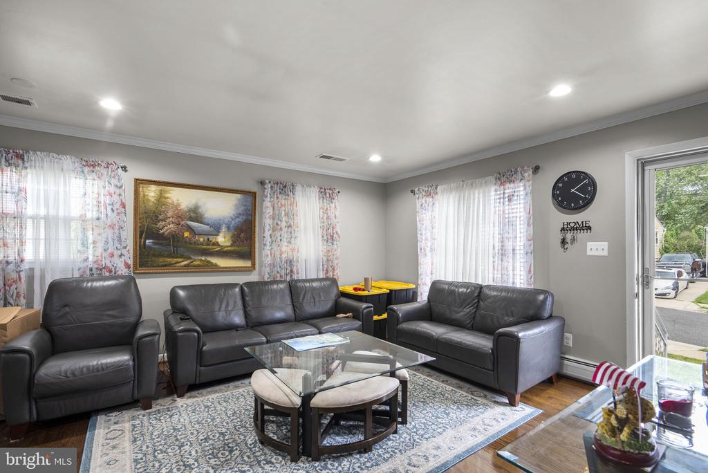 Residential in LANHAM 4