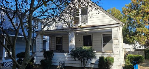 9917 Foster Ave, Bratenahl, OH, 44108-1033 | Card Image