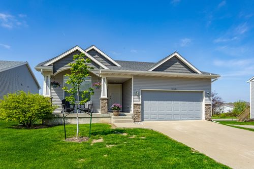 983 S 90th St, West Des Moines, IA, 50266-8545 | Card Image